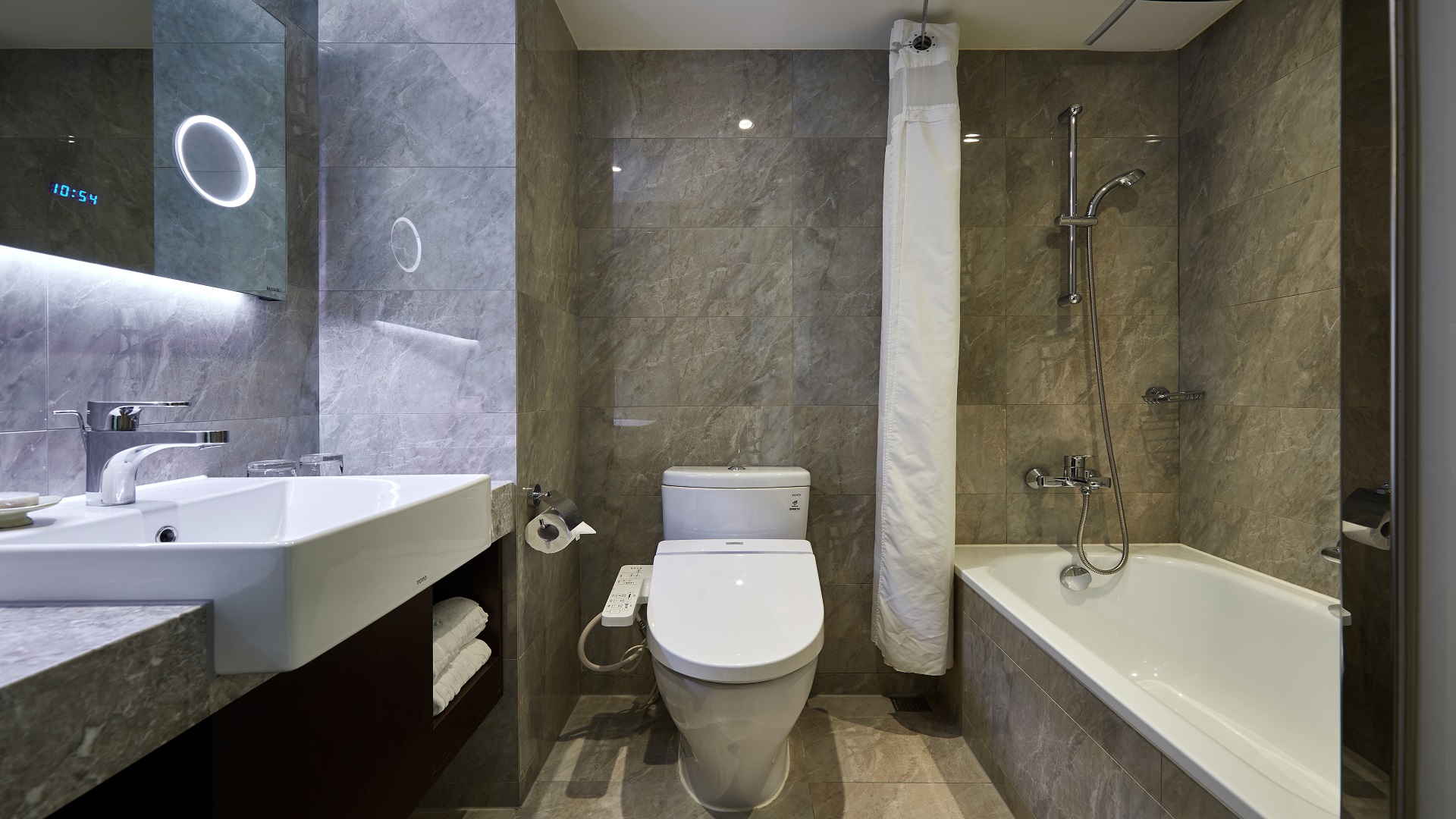 Superior Double with Balcony4